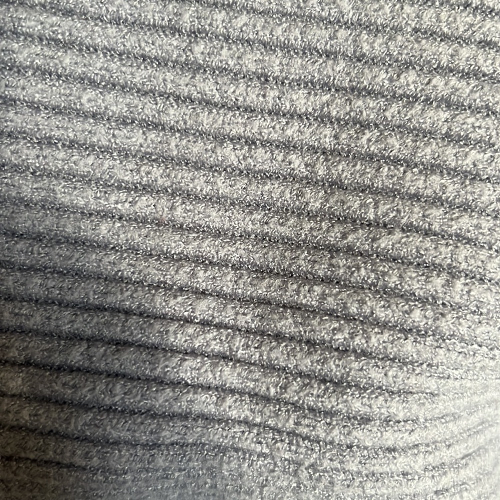 Lightweight, fitted pullover - Picture 3 of 3